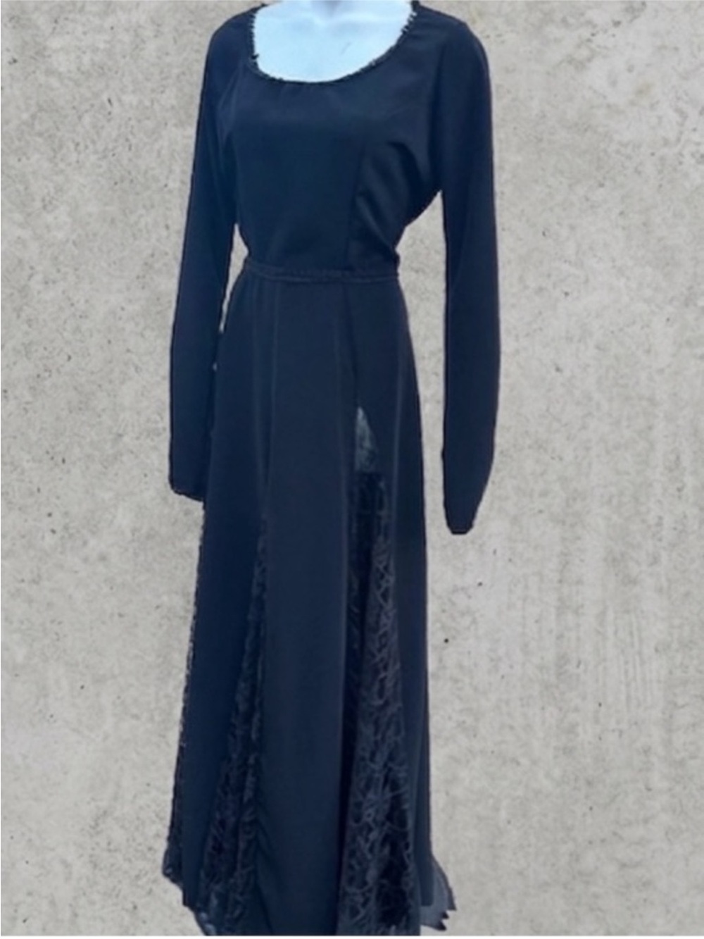 Vintage witch gothic dress w/ lace bell sleeves